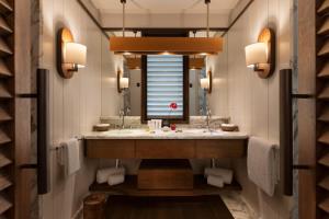 Koupelna v ubytování Hôtel Barrière Le Carl Gustaf St Barth