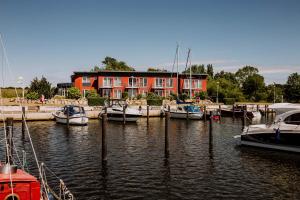 Gallery image of PORT PUDDEMIN Wohnungen an der Marina in Puddemin