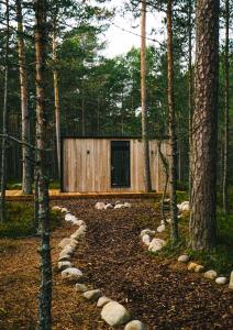 Zahrada ubytování ÖÖD Hötels Rooslepa - FIKA, MYSA , SKÖNT-with sauna