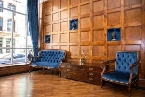 Posezení v ubytování The Dixie Dean Hotel