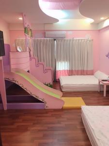 Gallery image of Funny Eggs Guest House in Tainan