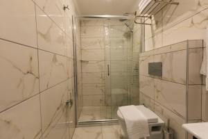 A bathroom at Florya Novi Hotel