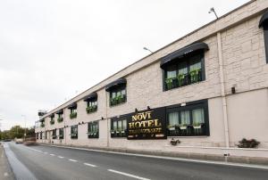 The building in which a panziókat is located