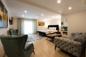 A seating area at Florya Novi Hotel