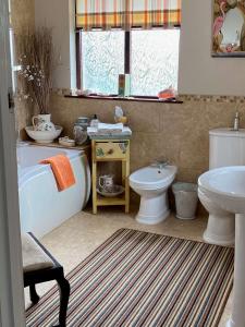 Bilik mandi di Orchard Side Bed and Breakfast +76 gambar