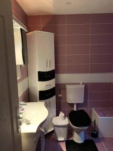 Un baño de Kuca za odmor Simic