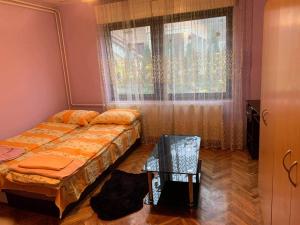 Una cama o camas en una habitación de Kuca za odmor Simic