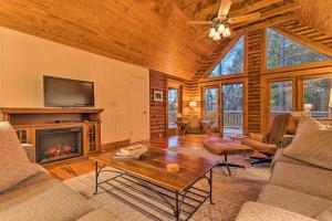 Gallery image of Finns Cabin - Blue Ridge Mountain Retreat! in Travelers Rest