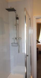 Gallery image of Ensuite Bed And Breakfast Rooms At The Ring Pub in Gwredog