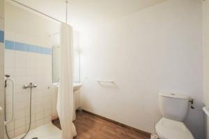Ένα μπάνιο στο Residence La Crete du Berger - maeva Home +7 φωτογραφίες