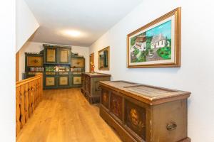 A kitchen or kitchenette at Gasthof St. Adolari