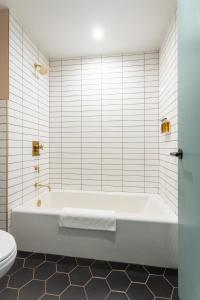 A bathroom at Bradford House, a Member of Design Hotels