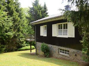 Gallery image of Cozy Chalet with Private Garden near Forest in Longfaye in Malmedy