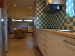 Kjøkken eller kjøkkenkrok på Gorgeous Holiday Home in Ovifat with Sauna