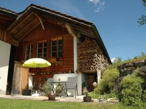 Jardí fora de Holiday Home in Kandergrund near Ski Area