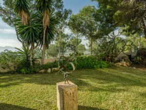 Ogród w obiekcie Villa in L'Albir with Pool and Near Golf
