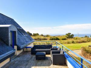 Gallery image of Villa with indoor pool jacuzzi sauna in Moëlan-sur-Mer