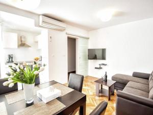 Luxury apartment with private balcony 휴식 공간