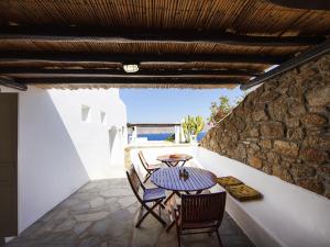 A balcony or terrace at Villa in Mykonos near Agios Sostis Beach