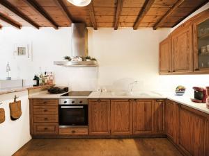 A kitchen or kitchenette at Villa in Mykonos near Agios Sostis Beach