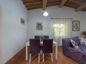 A seating area at Holiday Home Rosignano near the Sea