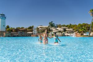 Basen w obiekcie Magic Natura Resort lub w pobliżu