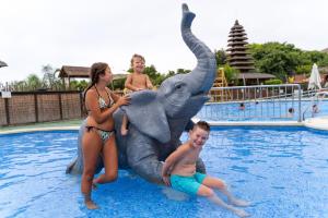 Goście zatrzymujący się w obiekcie Magic Natura Resort