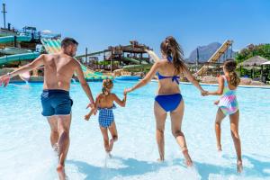 Der Swimmingpool an oder in der Nähe von Magic Robin Hood