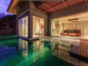 Kalima Resort and Spa内部或周边的泳池