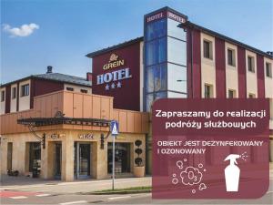 budynek z znakiem przed nim w obiekcie Grein Hotel w mieście Rzeszów