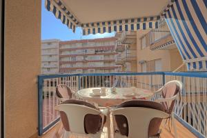 En balkon eller terrasse på 035 - Gaviotas 002 - comfortHOLIDAYS + 7 billeder