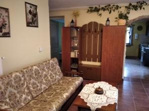 Posezení v ubytování Mözsi Apartman Tolna
