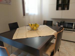 A kitchen or kitchenette at Sophia' s house appartamento Quartello