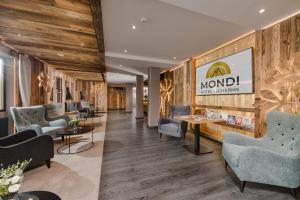 Posezení v ubytování MONDI Hotel Tscherms