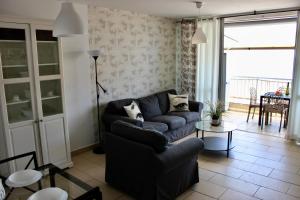 Część wypoczynkowa w obiekcie 2BDR Ocean view apartment