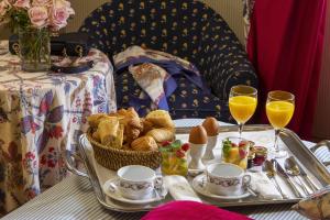 
Breakfast options available to guests at Chambiges Elysées
