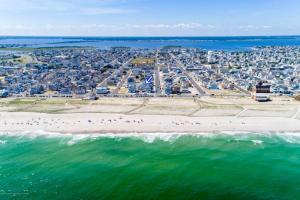 Gallery image of Ocean and Beach Views from Five Decks in Ortley Beach in Seaside Heights