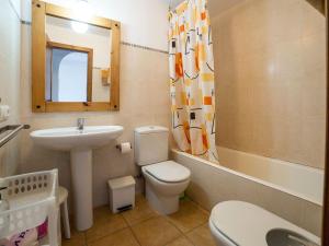 A bathroom at Apartment in Palomares near the Beach Még 25 kép