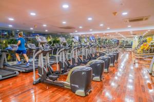 
The fitness center and/or fitness facilities at Rex Hotel
