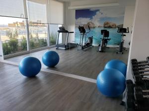 Fitness centrum a/nebo fitness zařízení v ubytování EDIFICIO MARES DE MONTEMAR