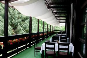 Restaurace v ubytování Everest Hotel