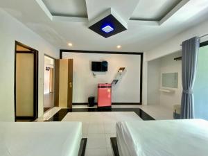 TV a/nebo společenská místnost v ubytování Natthapon Resort Kaeng Kachan