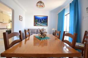 Apartamentos Carruna的休息区