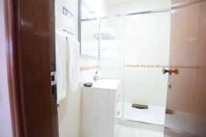 Apartamentos Carruna的一间浴室