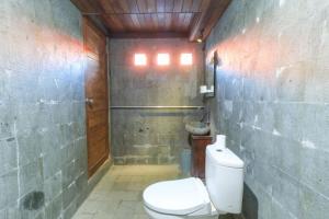 Waterside inn Nusa Penida的一间浴室