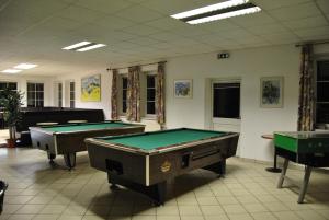 Biliár nebo kulečník v ubytování Gasthof und Pension Haunschmid