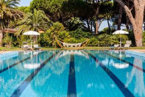 The swimming pool at or close to Argentario Garden House