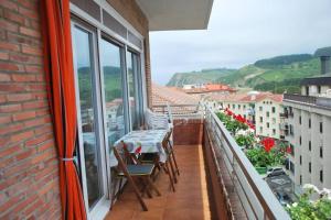 A balcony or terrace at Itzurun, Zumaia, te encantara!