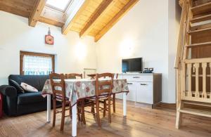 Kuchyňa alebo kuchynka v ubytovaní Mansarda 4 posti letto in Villa a Borca di Cadore