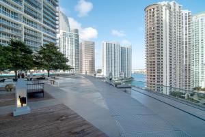 Gallery image of High Rise Luxury Ocean Corner Unit 2/2 - Icon Brickell in Miami